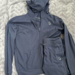Size 15/16 boys Abercrombie light blue sweatsuit. Great condition.
